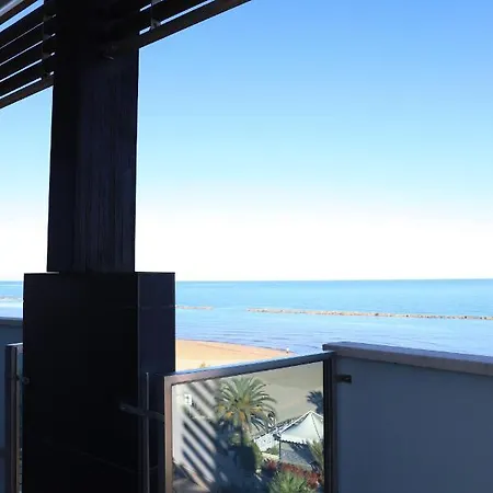 Mareamare Hotel apartamentowy 4*